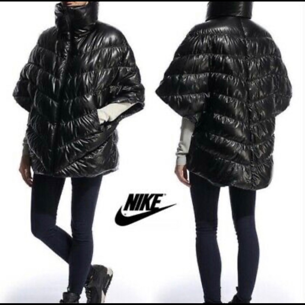Nike Cascade Down a Puffer Women’s Poncho Jacket